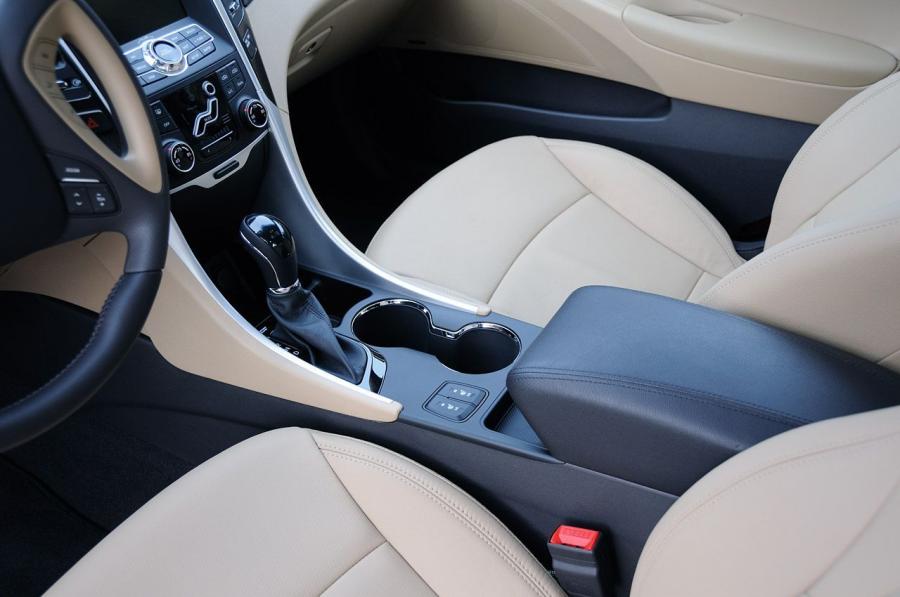  Hyundai Sonata 2011 года  (US) (фото 28 из 85)